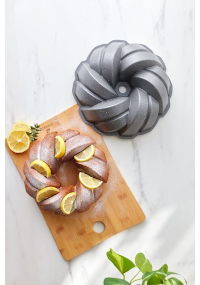 Karaca Cake Pro Örgü Döküm Kek Kalıbı Antrasit 26 cm Karaca Cake Pro Örgü Döküm Kek Kalıbı Antrasit 26 cm