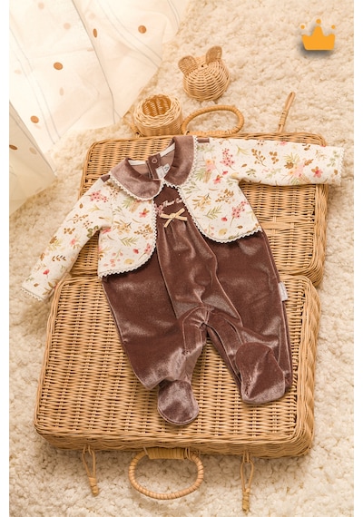 Babyhola Kadife Patikli Kız Bebek Tulum 0-12 Ay Retro Ceketli Görünümlü Hediyelik Nostaljik Bayramlık 13433 Kahverengi Babyhola Kadife Patikli Kız Bebek Tulum 0-12 Ay Retro Ceketli Görünümlü Hediyelik Nostaljik Bayramlık 13433 Kahverengi