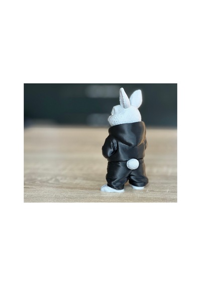 Kapüşonlu Tavşan Figürü 10cm