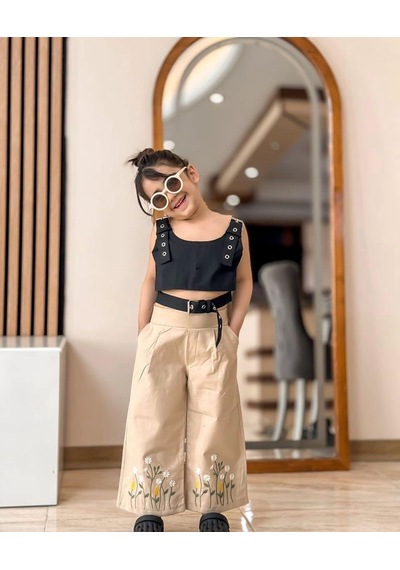 Kız Çocuk Nakış Detaylı Crop Top Ve Geniş Paça Pantolon Takımı Siyah-bej