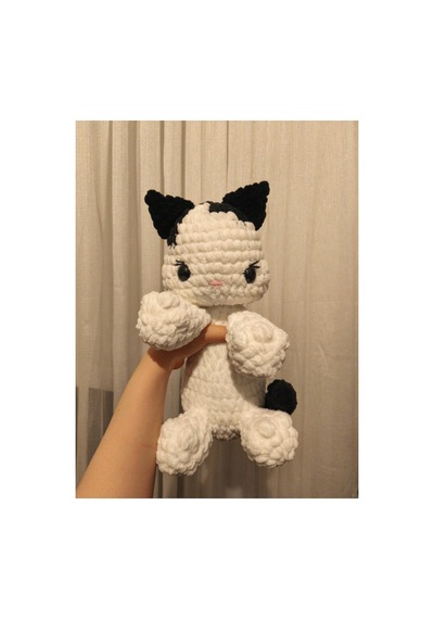 El Yapımı Tek Parça Tığ İşi Peluş: Kedi Amigurumi Çok Renkli
