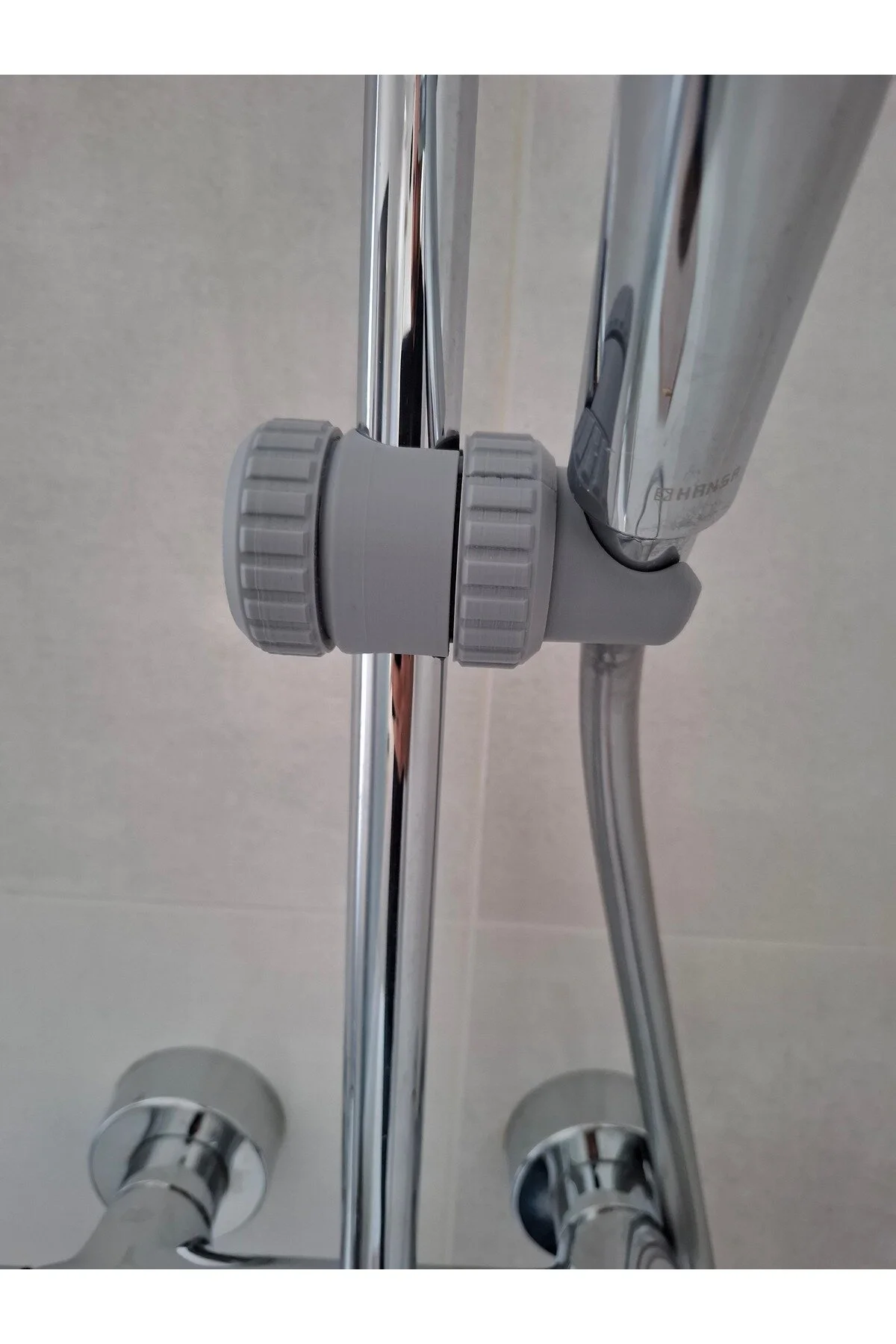 Ayarlanabilir Duş Başlığı Tutucu Universal Uyumlu Sabitleyici -duş Borusunun Çapı 2 - 3 Cm Gri
