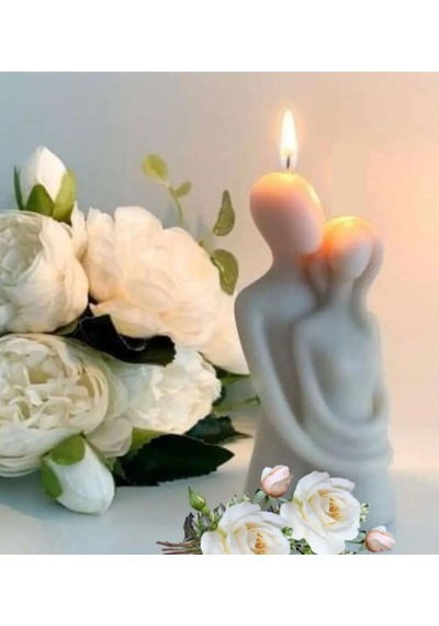 Bernami Vazo Pinterest Sarılan Çift Figürlü Vanilya Kokulu Dekoratif Mum - Beyaz Ve Lila Handmade Decorative Candle Diğer
