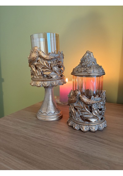 Kuşlu Ayaklı Ve Kapaklı Dekoratif Cam Mumluk & Şekerlik Seti Vizon Altın Eskitme 2'li Şamdan & Kavanoz 27x12 Cm & 23x12 Cm Çok Renkli