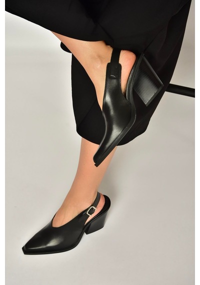 Fox Shoes U654304103 Siyah Hakiki Deri Western Topuklu Ayakkabı Siyah