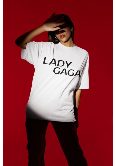 Sevbano Tasarım Lady Gaga Sırt Baskılı Unisex Oversize Şarkıcı Tişört Beyaz
