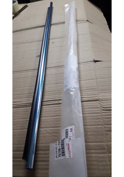 Toyota Corolla 2013-2018 Cam Sıyırıcı Ön Nikelaj Sol Oem No: 75720-12830