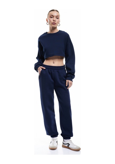 Koton Şardonlu Cepli Beli Lastikli Oversize Jogger Eşofman Altı Lacivert 6wal40017ık Lacivert Koton Şardonlu Cepli Beli Lastikli Oversize Jogger Eşofman Altı Lacivert 6wal40017ık Lacivert