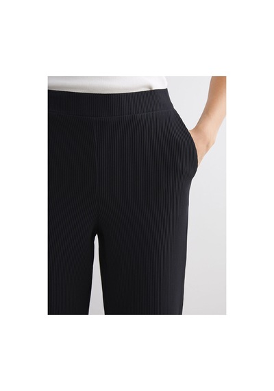LC Waikiki Alıta Cıty Farkıyla Lcw Modest Siyah Beli Lastikli Havuç Kesim Dokulu Kadın Pantolon Siyah - 930589949 Siyah LC Waikiki Alıta Cıty Farkıyla Lcw Modest Siyah Beli Lastikli Havuç Kesim Dokulu Kadın Pantolon Siyah - 930589949 Siyah