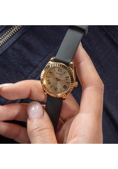Guess Gugw0724l2 Siyah Silikon Kordon Kadın Kol Saati