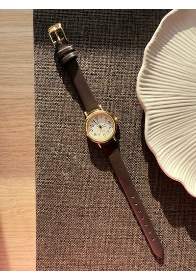 Retro Minimal Deri Kordon Vintage Kadın Kol Saati Yuvarlak Kasa Altın