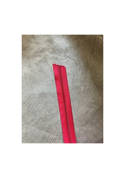 10 Metre Kırmızı Fermuar 20 Başlık Takılı