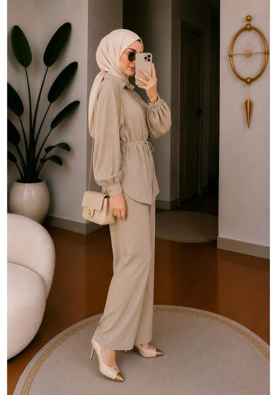 Hira Life Fashion Kadın Kolu Taş Detaylı Bel Bağlamalı Salaş Keten Gömlek Pantolon İki 'li Şık Takım Bej Bej Hira Life Fashion Kadın Kolu Taş Detaylı Bel Bağlamalı Salaş Keten Gömlek Pantolon İki 'li Şık Takım Bej Bej