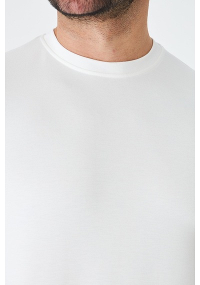 Beyaz Sıfır Yaka Basic T-shirt