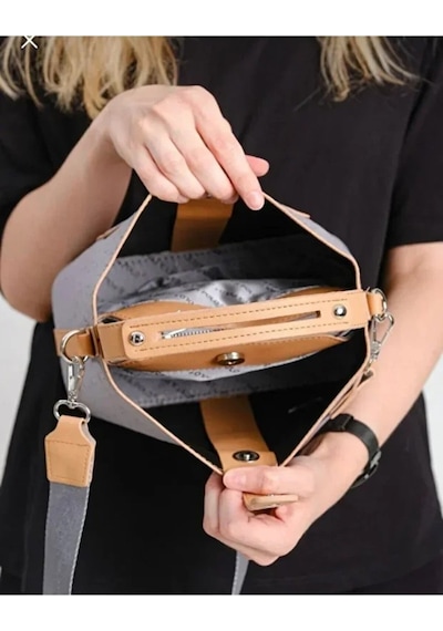 Just Polo Kadın Kabartmalı Ayarlanabilir Askılı Şık El Ve Omuz Çantası Shoulder Bag Ebat: 20 X 22 Cm Gri