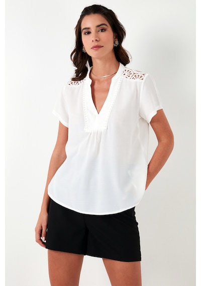 Lela Güpür Detaylı % 100 Pamuk Regular Fit V Yaka Bayan Bluz 611Bz0286 Ekru