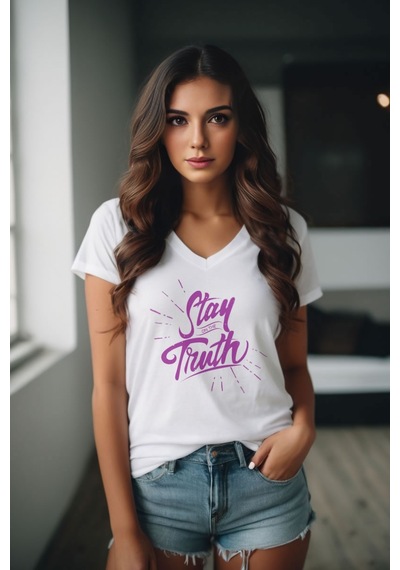 Squitee Stay On The Truth Baskılı Beyaz V Yaka Tişört - Beden: Xl