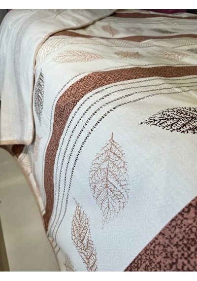 Kahverengi Yaprak Desenli Tek Kişilik Pike 160x240 Cm Doğal Tonlarda Şıklık Ve Konfor Renkli