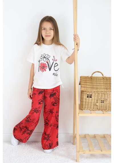 Fesshera Kız Çocuk ''love Life'' Baskılı Tişört & Çizgili Desenli Bol Pantolon Takımı Kırmızı Fesshera Kız Çocuk ''love Life'' Baskılı Tişört & Çizgili Desenli Bol Pantolon Takımı Kırmızı