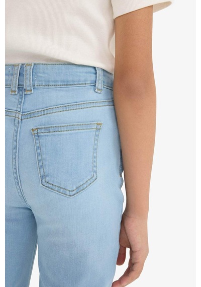 Defacto Kız Çocuk Flare Fit İspanyol Paça Jean Pantolon E6182a825aunm39 Mavi Defacto Kız Çocuk Flare Fit İspanyol Paça Jean Pantolon E6182a825aunm39 Mavi