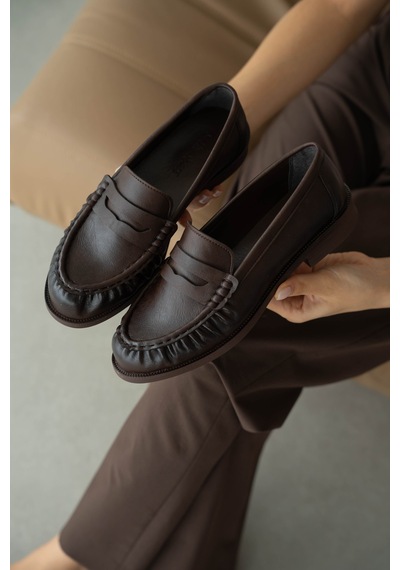 Selin Shoes Lurein Büzgülü Hafif Kalın Topuk Kadın Loafer- Kahverengi