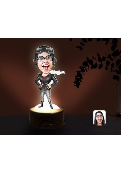 Kişiye Özel Kadın Pilot Karikatürlü Dekoratif 3D Biblo Led Işıklı