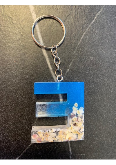 E Harfi Mavi Deniz Kabuğu Süslü Gümüş Halka Epoksi Anahtarlık
