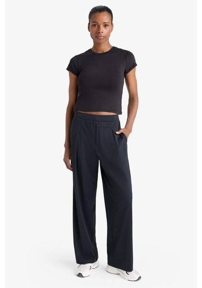 DeFactoFit Straight Fit Geniş Paça Standart Boy İnce Sporcu Pantolon E2542AX25SMBK81