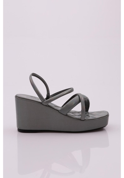 Dgn 810 Kadin Dolgu Taban Çapraz Bantli Sandalet 810-2303-R1534 Siyah