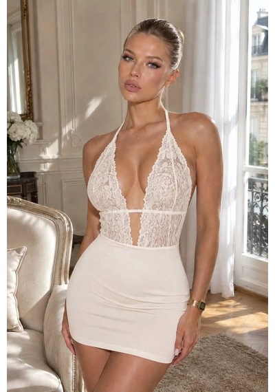 Terrien Vücut Saran Çekici Model Kısa Boy Siyah Ve Beyaz Dantel Detaylı Sırt Dekolteli Mini Fantazi Gecelik
