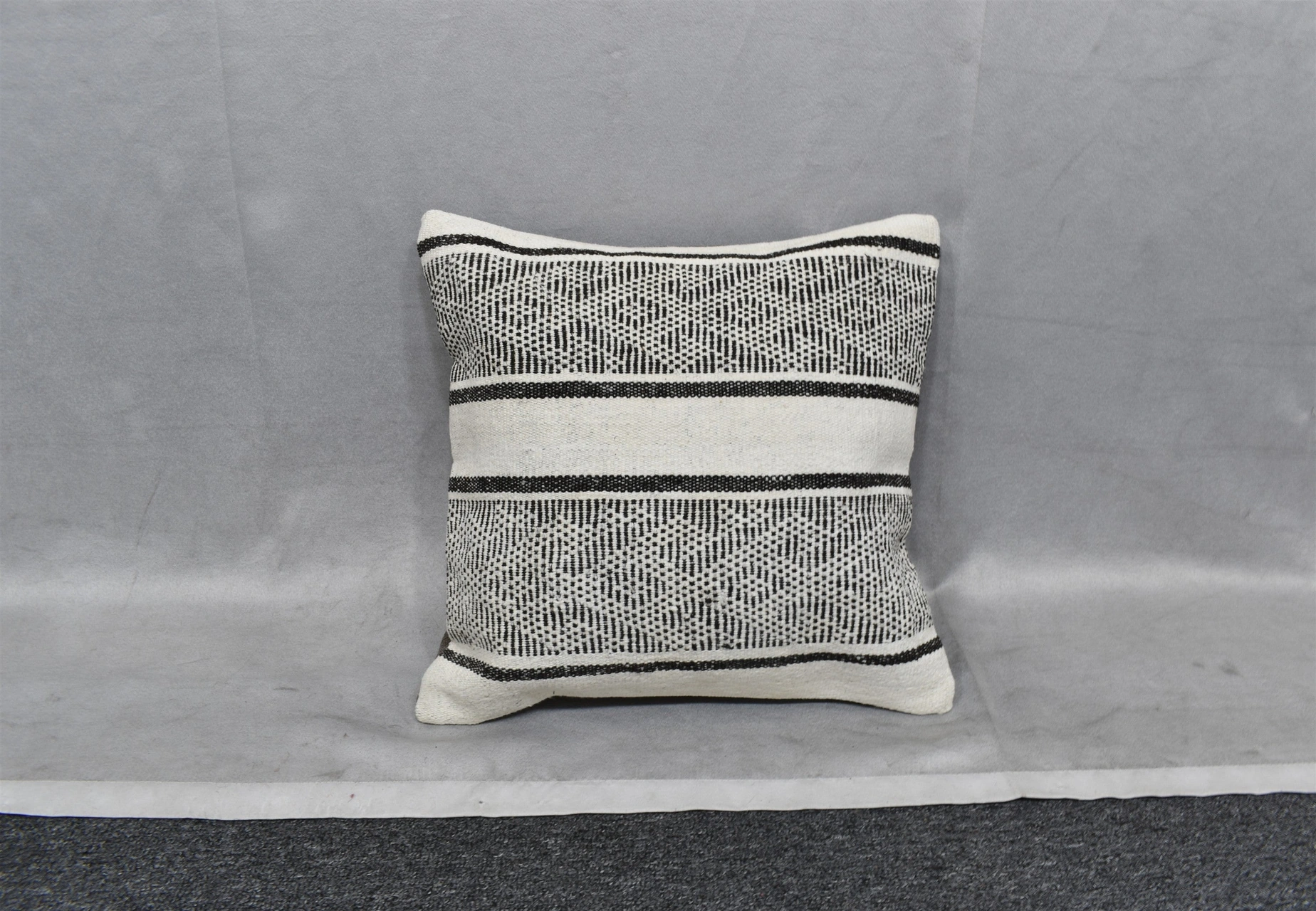 Zehra Abla Halı Yeni El Dokuma Dekoratif Kilim Kırlent Yastık Kılıfı 6514 Çok Renkli