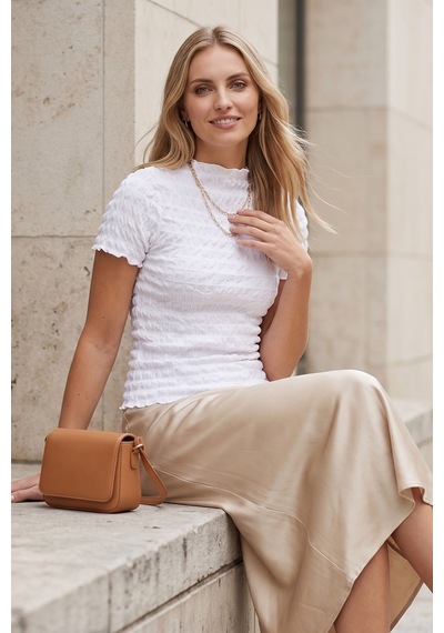Kadın Beyaz Büzgülü Dokulu Bluz Slim Fit Kısa Kol Yüksek Yaka Esnek Modern Şık Üst Bluz