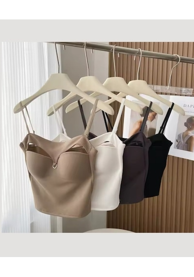 Chole İthal Pamuklu Göğsü Cut-out Halka Kaplı Detaylı İnce Askılı Siyah