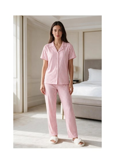 Leyna Kadın Pembe Beyaz Çizgili Kısa Kollu Düğmeli Milan Kumaş Pijama Takımı