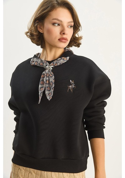 Shade Kadın Fular Detaylı Ceylan Nakışlı Üç İplik Şardonlu Oversize Sweatshirt 6916 60283615 - Siyah
