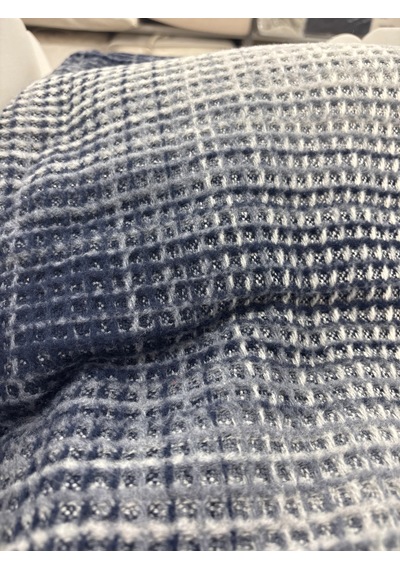 Sesli Comfort Mavi Beyaz Geçişli Skoç Pamuk Örme Battaniye 200x220 Çift Kişilik Battal Diğer