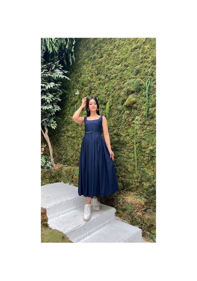 Moda Banuş Çilek Kumaş Kemer Detaylı Midi Boy Lacivert Elbise