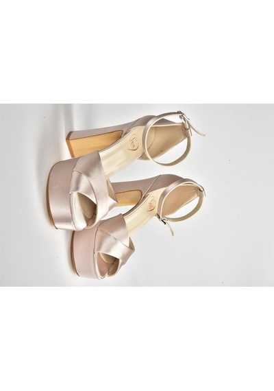 Fox Shoes Bej Kumaş Platform Kalın Topuklu Ayakkabı M348202504 Bej