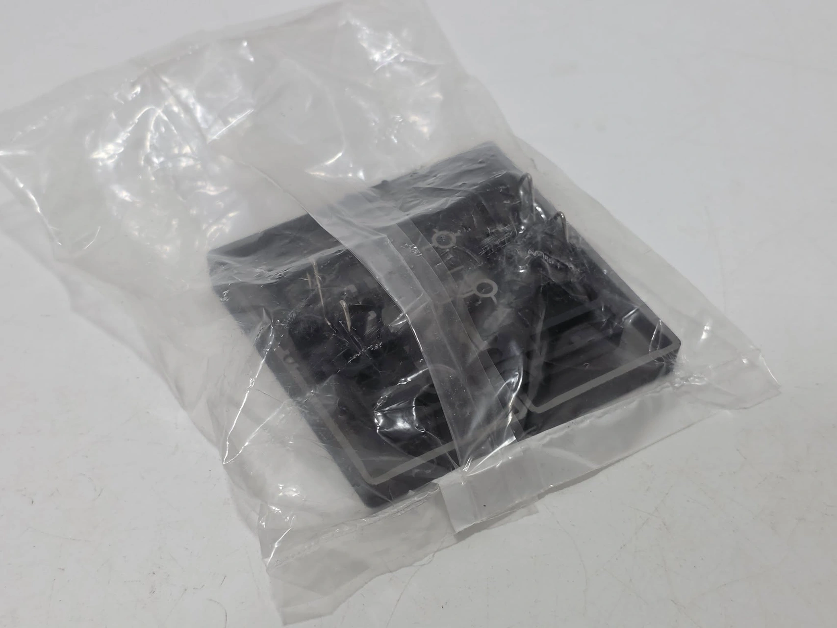 Schneider Mtn3400-6034 System Design Antrasit Komütatör