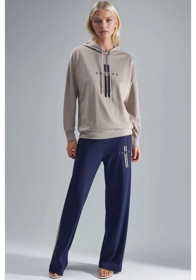Hiccup Modal Dokulu Kapüşonlu Sweatshirt Ve Şerit Detaylı Pantolon Takımı Bersan Collection Taba Doğal Hiccup Modal Dokulu Kapüşonlu Sweatshirt Ve Şerit Detaylı Pantolon Takımı Bersan Collection Taba Doğal