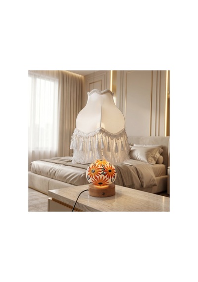 Lumina Artisan: İpek Şapkalı Ve Çiçek Desenli Porselen Abajur - 46 Cm Beyaz