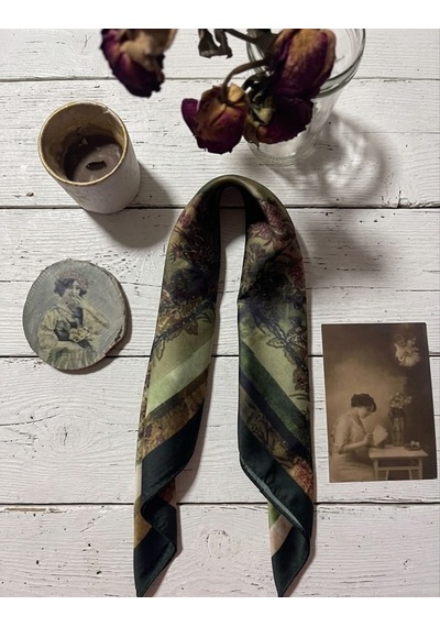 Trend Dokunuş Kadın 50-50 Saten Yeşil Desenli Fular Bandana Koyu Yeşil