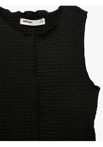 Koton Bürümcük Kumaş Dokulu Slim Fit Bisiklet Yaka Kolsuz Bluz Siyah 6sak10346ek