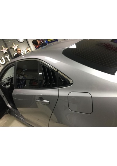 Toyota Corolla Uyumlu 2019 Arka Kelebek Cam Kaplama Spoiler