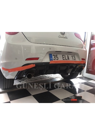 Alfa Romeo Giulietta Difüzör Çift Çıkış (Plastik)