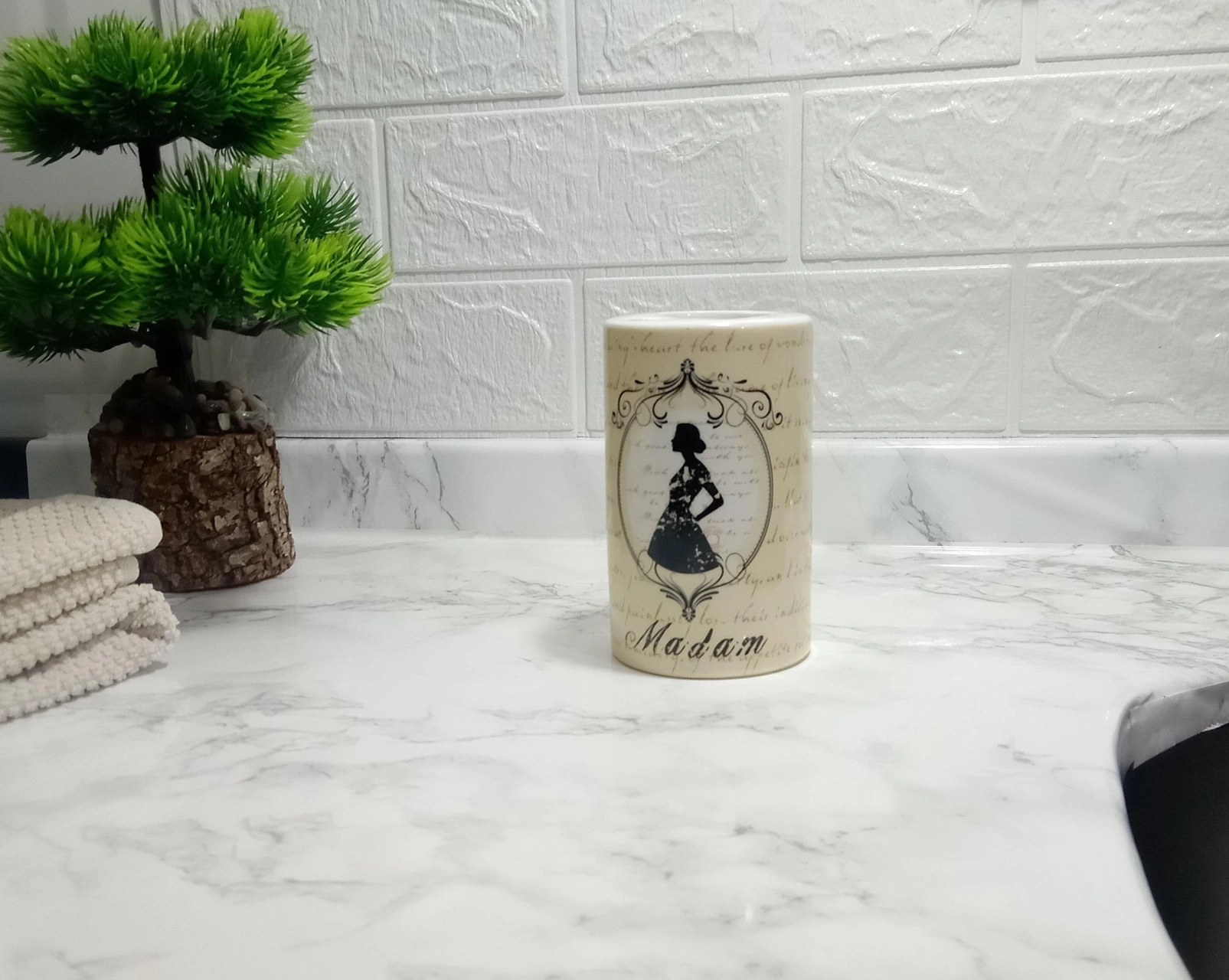 2 Adet Seramik Diş Fırçalık Madam Desenli 7x7x11cm Banyo Seti Çok Renkli