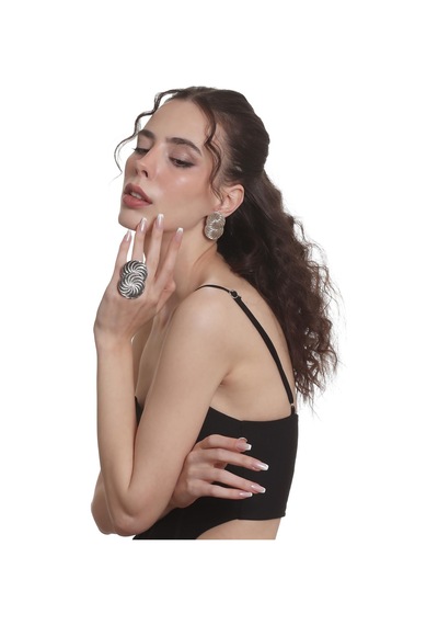 Kadın Lak Gümüş Renk Kaplama Çivili Model Spiral Baskılı Tasarım Küpe &yüzük Set Gümüş