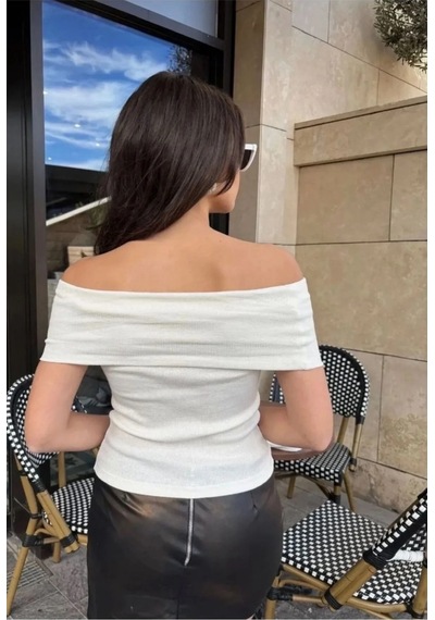 Bigümex Kazak Madonna Yaka Sıfır Kol Bluz T-shirt Beyaz