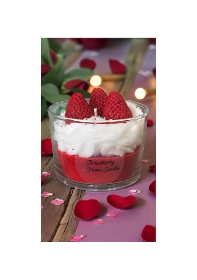 Kremalı Çilekli Vanilya Kokulu Strawberry Cream Candle Soya Mum Kırmızı