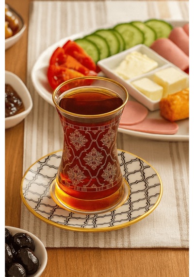 12 Parça Altın Yaldız Desenli Çay Bardağı Ve Desenli Tabak Seti Çok Renkli